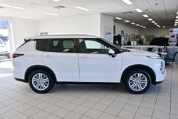 2024 Mitsubishi Outlander LS