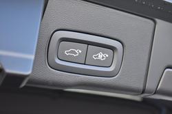 2025 Volvo XC60 Plus T8 Plug-In Hybrid Dark