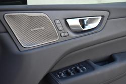 2025 Volvo XC60 Plus T8 Plug-In Hybrid Dark