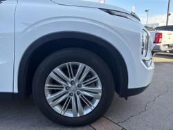 2022 Mitsubishi Outlander LS