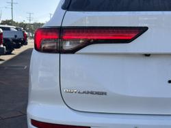 2022 Mitsubishi Outlander LS