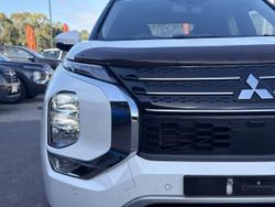 2022 Mitsubishi Outlander LS