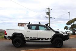 2023 Toyota Hilux SR