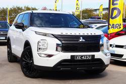 2023 Mitsubishi Outlander LS Black Edition