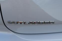 2023 Mitsubishi Outlander LS Black Edition