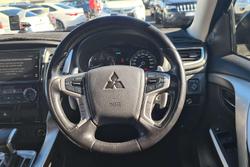 2016 Mitsubishi Pajero Sport GLS