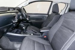 2023 Toyota Hilux SR