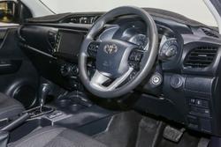 2023 Toyota Hilux SR