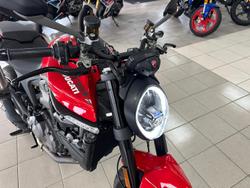 2022 Ducati Monster 937 Monster Red