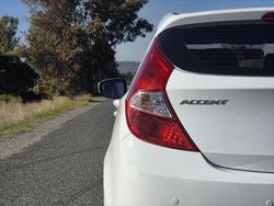 2016 Hyundai Accent Active
