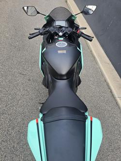 2025 Yamaha YZF-R3 R3