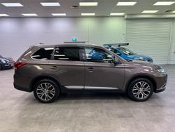 2017 Mitsubishi Outlander LS