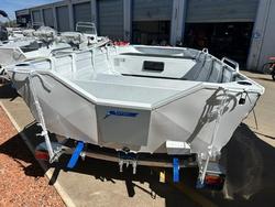 2026 QUINTREX F390 Outback Explorer