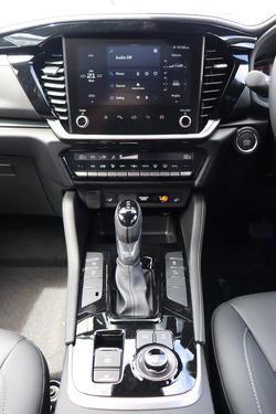 2026 Isuzu MU-X LS-T