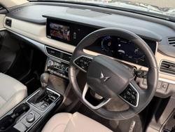 2024 Mahindra XUV700 AX7L