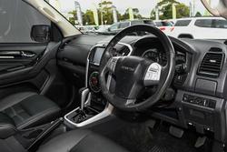2021 Isuzu MU-X LS-T