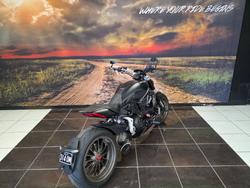 2016 Ducati DIAVEL BLACK