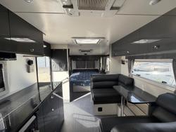 2018 Roma Elegance White 21'6