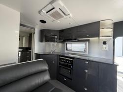 2018 Roma Elegance White 21'6