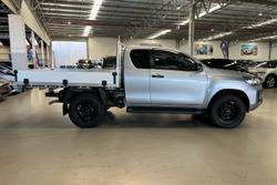 2022 Toyota Hilux SR