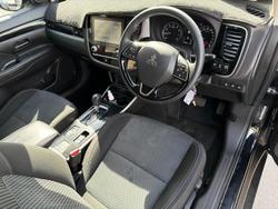 2021 Mitsubishi Outlander ES