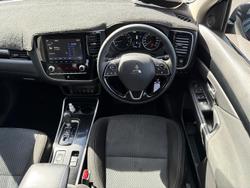 2021 Mitsubishi Outlander ES