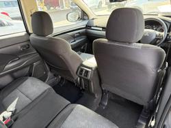 2021 Mitsubishi Outlander ES