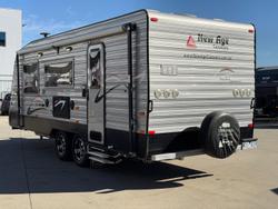2015 New Age Caravans Big Red 19 Es2