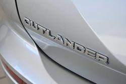 2025 Mitsubishi Outlander LS