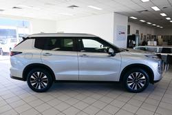 2025 Mitsubishi Outlander LS