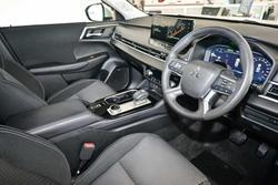 2025 Mitsubishi Outlander LS