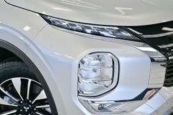 2025 Mitsubishi Outlander LS