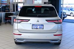 2025 Mitsubishi Outlander LS