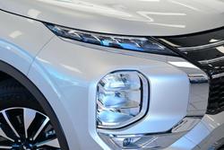 2025 Mitsubishi Outlander LS