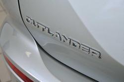 2025 Mitsubishi Outlander LS