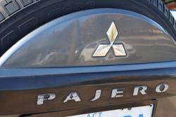 2011 Mitsubishi Pajero GLS
