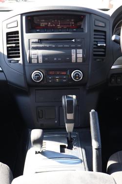2011 Mitsubishi Pajero GLS