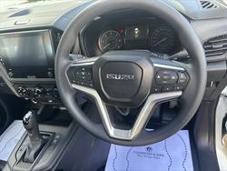 2025 ISUZU D-MAX SX