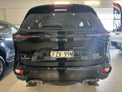 2026 ISUZU MU-X XT