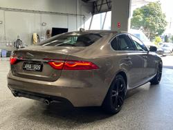 2016 Jaguar XF 25t Portfolio