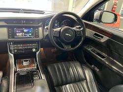 2016 Jaguar XF 25t Portfolio