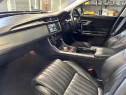 2016 Jaguar XF 25t Portfolio