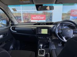 2020 Toyota Hilux SR5