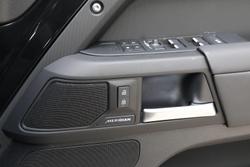 2025 Land Rover Defender 110 D350 X-Dynamic SE