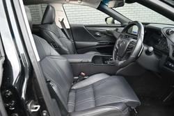 2023 Lexus ES 300h Sports Luxury