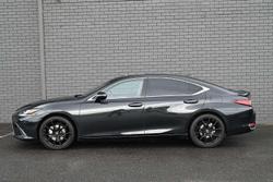 2023 Lexus ES 300h Sports Luxury