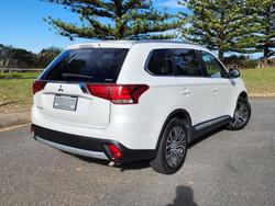 2016 Mitsubishi Outlander LS
