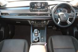2022 Mitsubishi Outlander LS