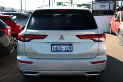 2022 Mitsubishi Outlander LS