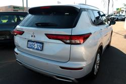 2022 Mitsubishi Outlander LS